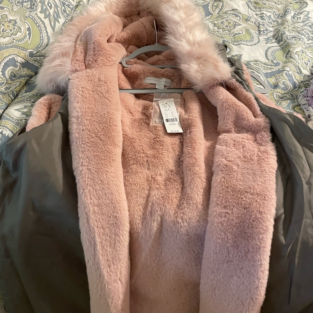 Coat - Picture 2 of 4